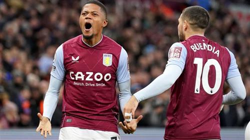 Aston Villa gegen Leeds United
