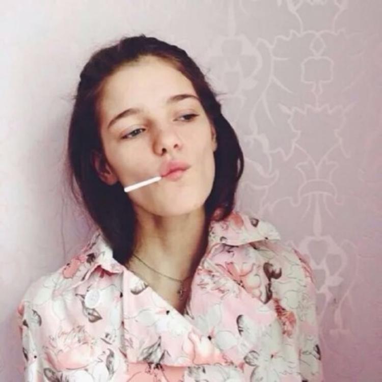 6686体育金牌作者萌面女儿