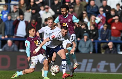 North Preston gegen Burnley