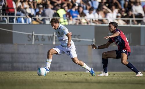 Cagliari gegen Frosinone