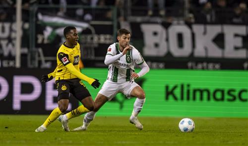 B. Mönchengladbach gegen Borussia Dortmund