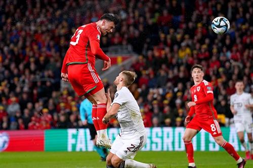 Armenien gegen Wales