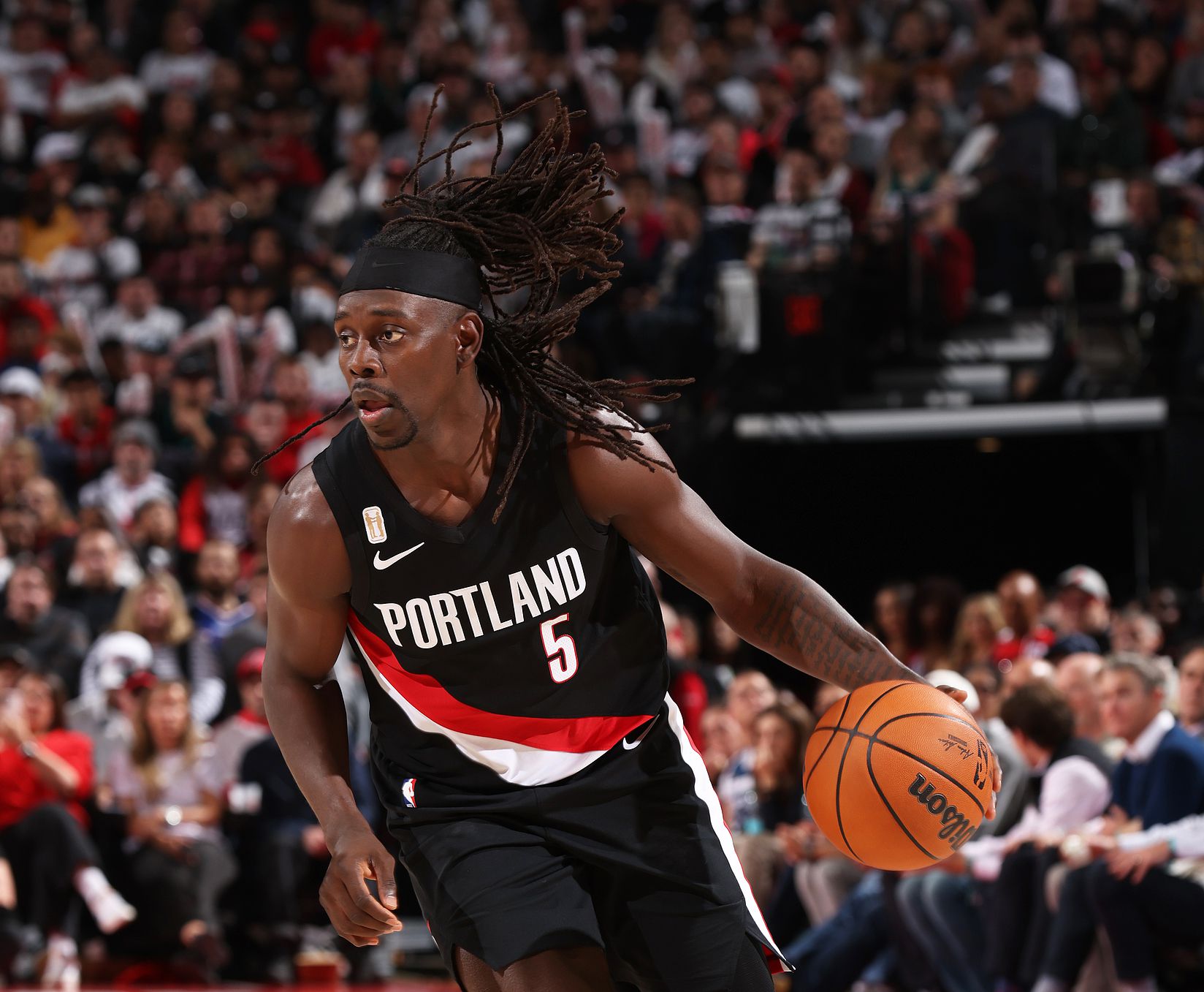 Die Trail Blazers hatten eine Schussquote von 47 % aus der Drei-Punkte-Distanz und erzielten im Spiel 16 Distanzschüsse.