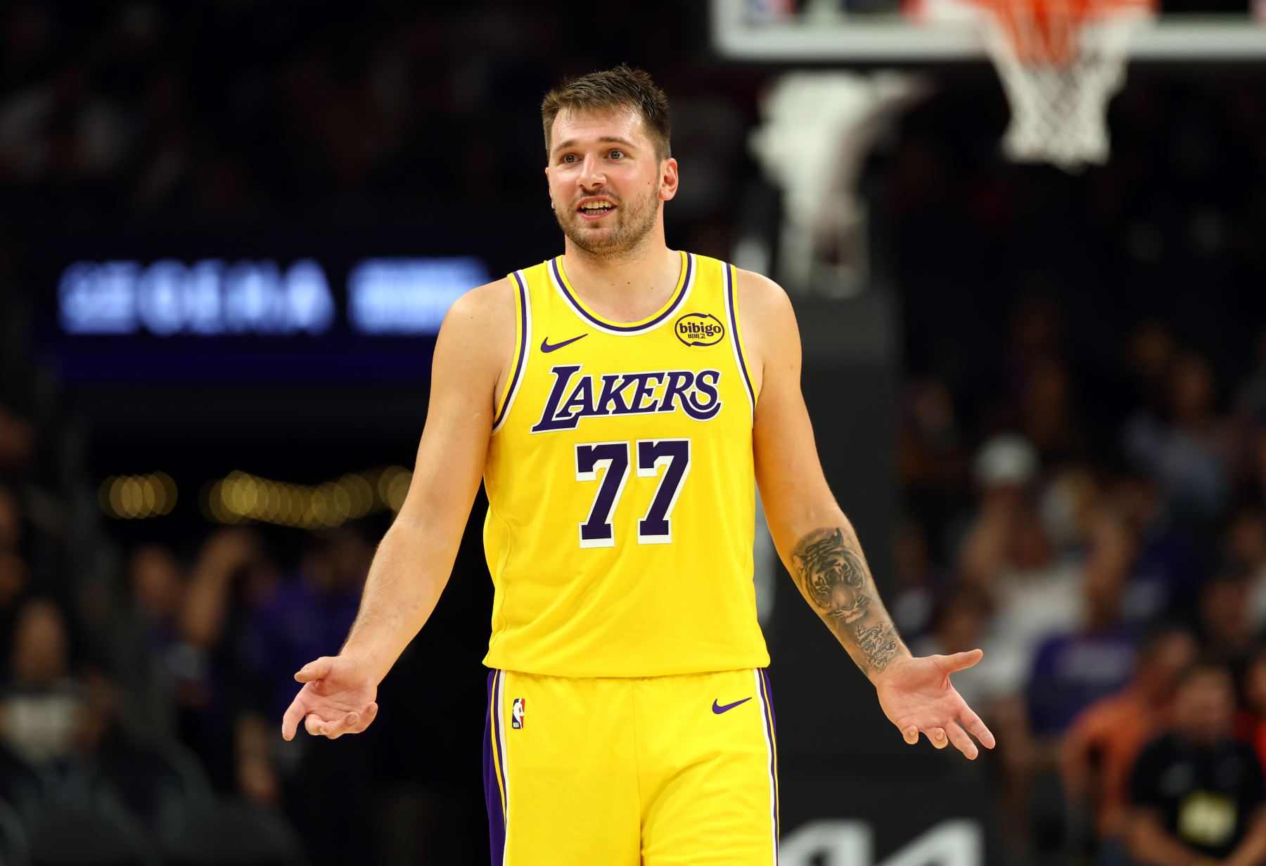 Schlage Jordan! Doncic erzielte in den ersten fünf Spielen 200 Punkte und belegte damit den dritten Platz in der Geschichte