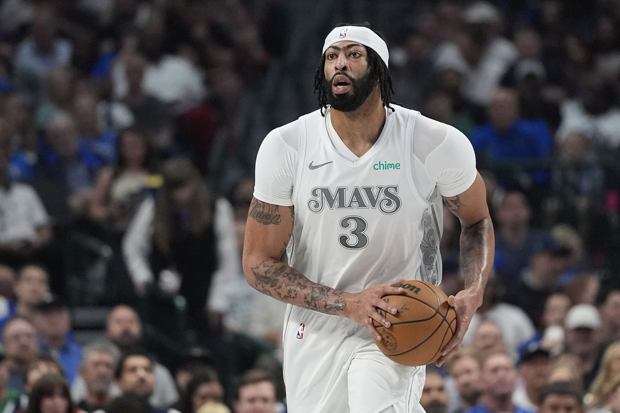 Meiji: Die Anzahl der Spiele, die die dicken Augenbrauen bei den Mavericks gespielt haben, ist nicht so hoch wie die über 30, die Doncic letzte Saison bei den Lakers gespielt hat.