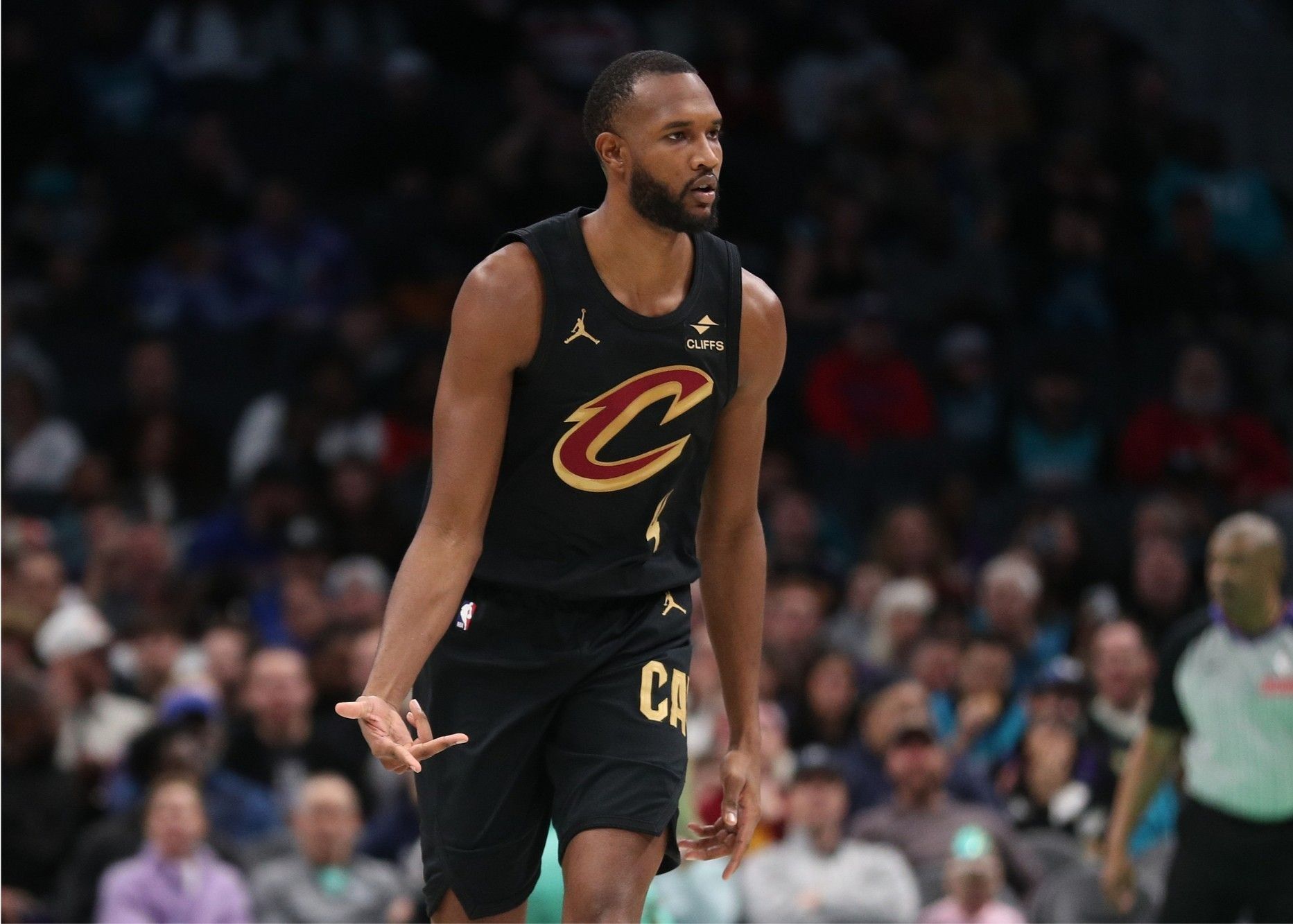 Mobley schlug in einem einzigen Spiel mehr als drei Dreier und schickte mehr als drei Blöcke. Die Bilanz der Cavaliers lag bei 6 Siegen und 0 Niederlagen.