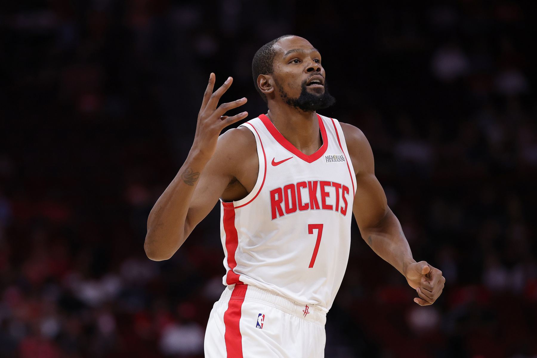 Durant machte 12 von 19 Schüssen und erzielte 30 Punkte und 5 Rebounds, mit einem spielbesten Plus-Minus von +37.