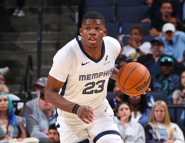 Karrierenacht! Coward, die Nummer 11, machte 6 von 6 Dreierwürfen und erzielte 27 Punkte, mit einem Plus-Minus von +36.