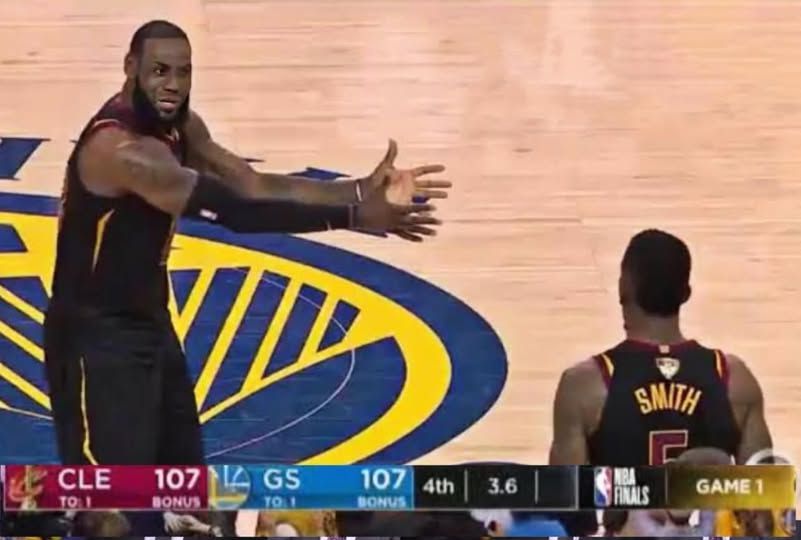 JR: James hat mir immer noch nicht vergeben, aber wenn du keine Auszeit nimmst, hat das keinen Einfluss darauf, dass du der GOAT bist.