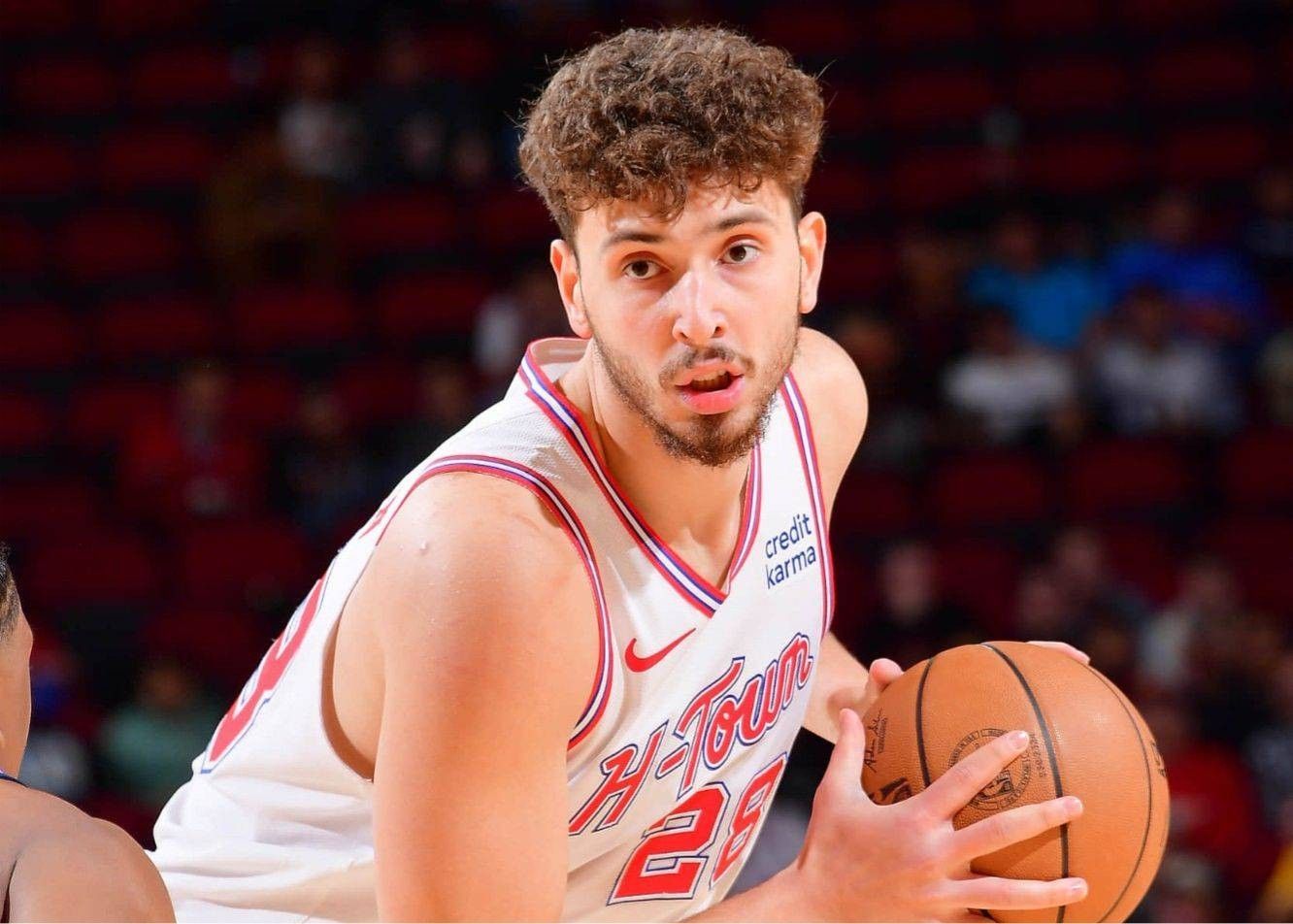 Die Rockets & Pistons meldeten im ersten Viertel 16 Verstöße und Shen Jing & Cunningham begingen jeweils zwei Fouls