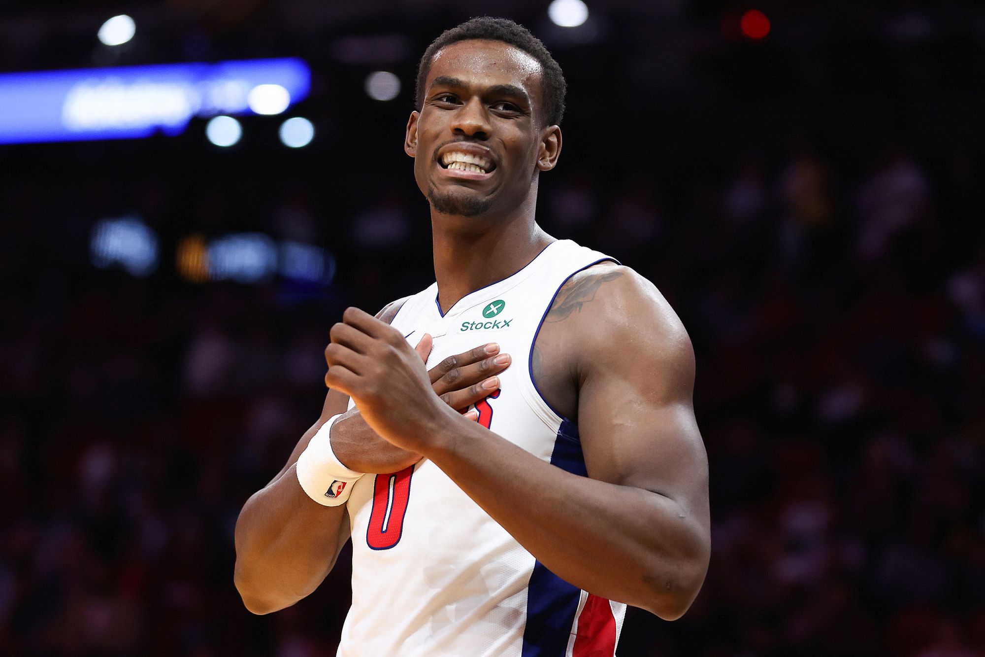 Der 22-jährige Duren erzielte in den letzten 45 Jahren viermal 20+20 Punkte und lag damit nur hinter O'Neal und Howard an zweiter Stelle.