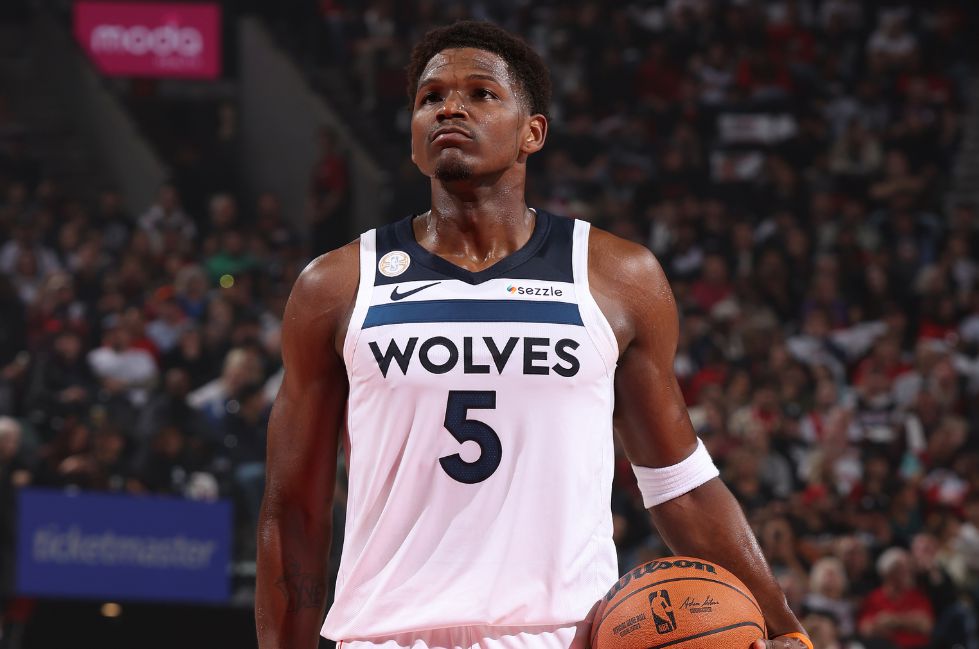 Edwards kehrte auf den Platz zurück und erzielte im ersten Spiel 15 Punkte, 5 Assists und 3 Fehler, mit einem mannschaftstiefsten Plus-Minus von -25.