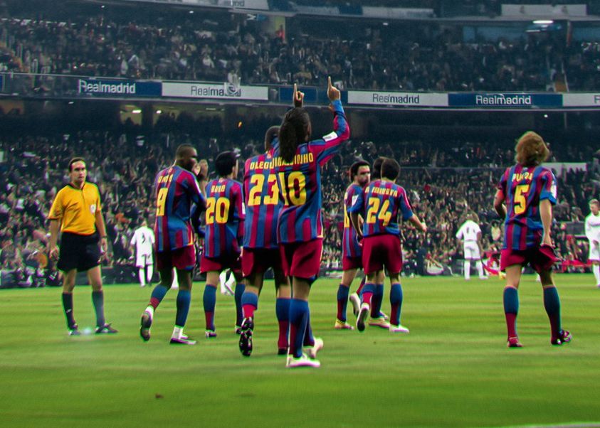 In den sozialen Medien postet Ronaldinho Fotos von seinem Sieg im Bernabeu vor 20 Jahren, um sich auf den El Clasico vorzubereiten