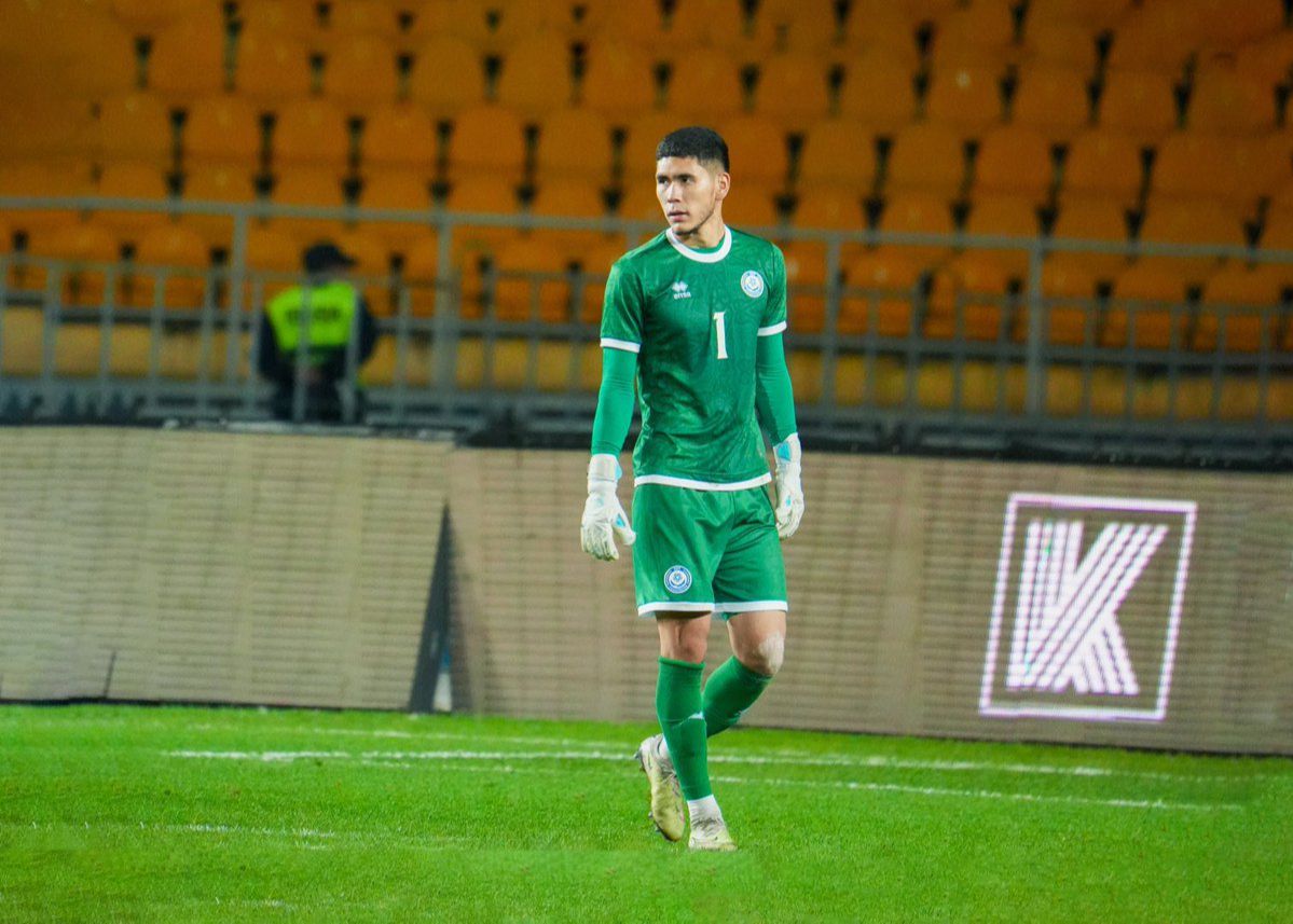 Statistik des kasachischen Torwarts gegen Belgien: Hat 8 Paraden beigesteuert + Eigentore seiner Teamkollegen extrem verhindert