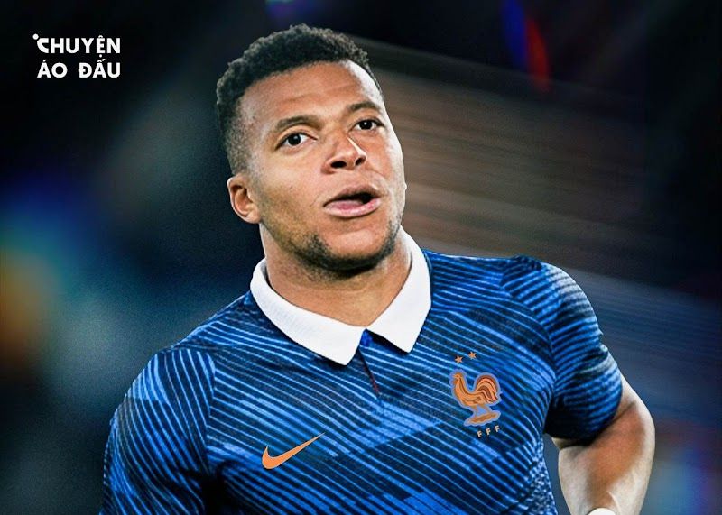 Spionagefotos der von der Freiheitsstatue inspirierten Uniformen der französischen WM-Mannschaft USA-Kanada