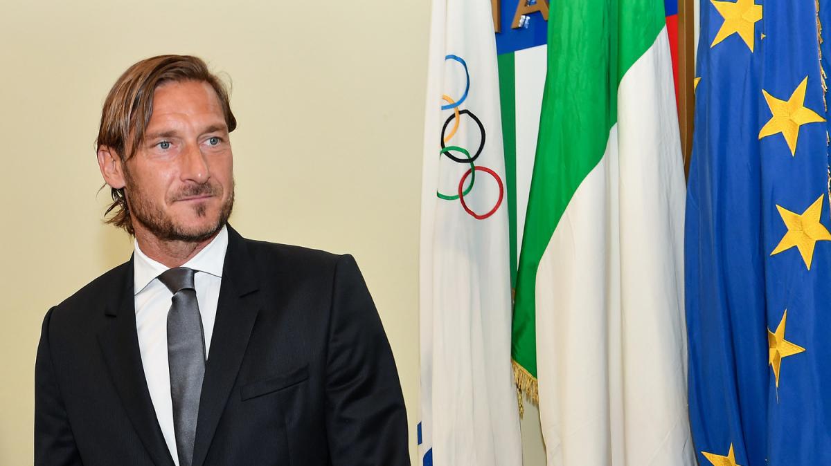 Totti: Schämt sich, bei der EM 2004 gespuckt zu haben; Mourinho ist Romas bester Trainer